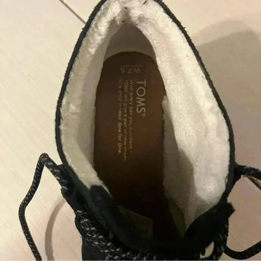 Black Suede Toms Wedges Sherpa Lined Size 7.5 - Picture 4 of 9
